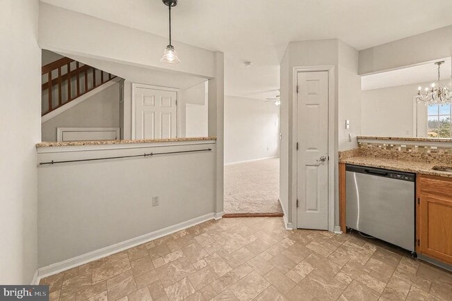 Building Photo - 156 Sparrow Rd