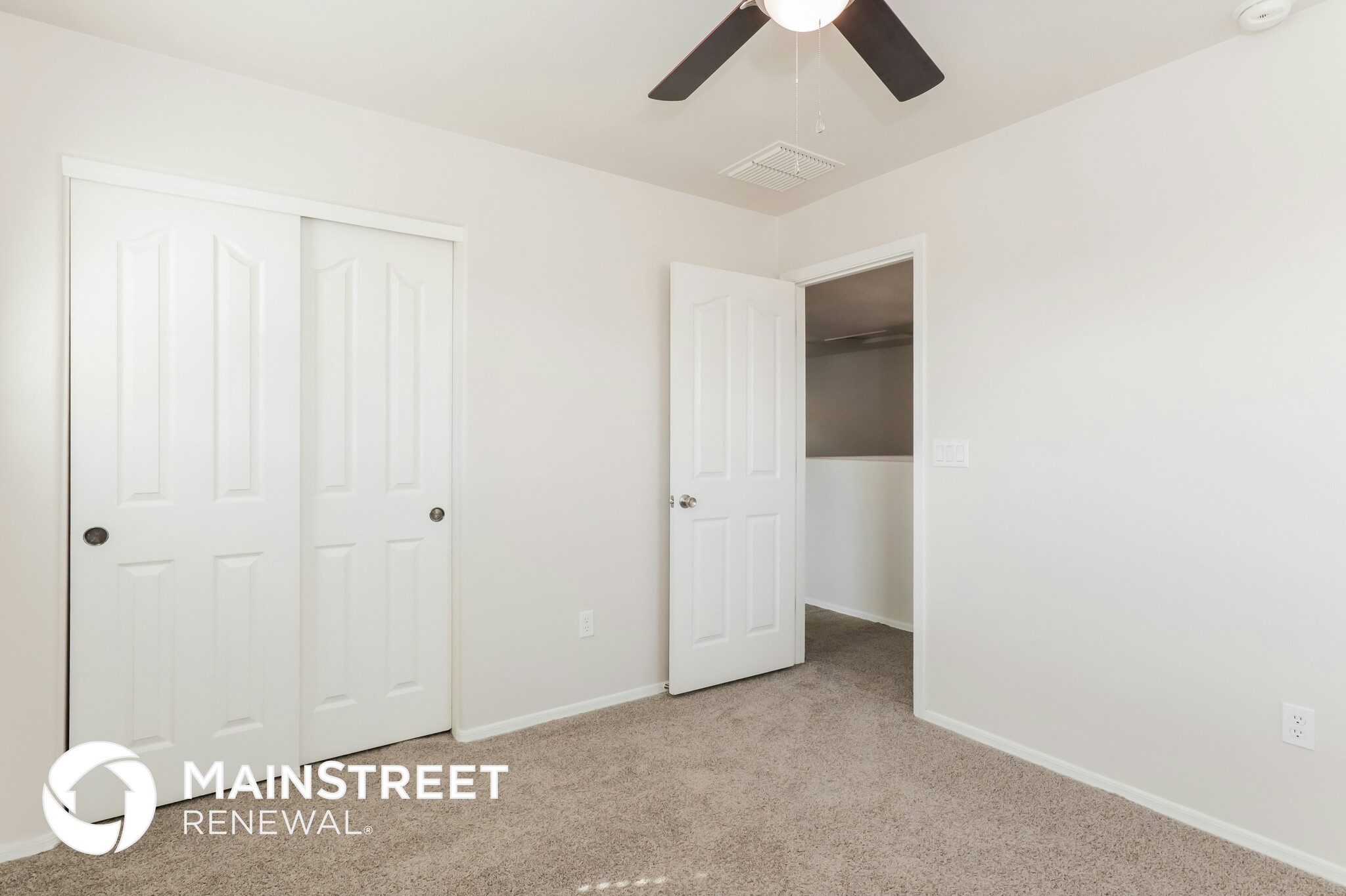 Building Photo - 1027 E Madera Grove Ln