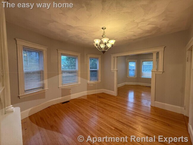 Building Photo - 110 W Quincy St