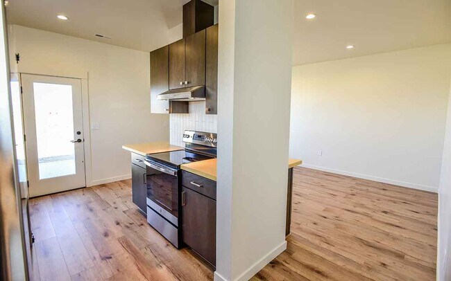 Building Photo - 2342 Shorthorn Ave