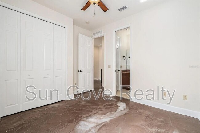 Building Photo - 113 S Packwood Ave