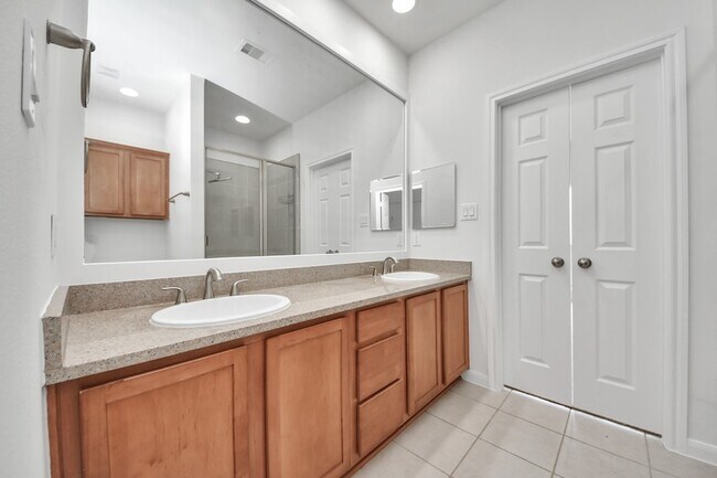 Building Photo - 3001 Murworth Dr