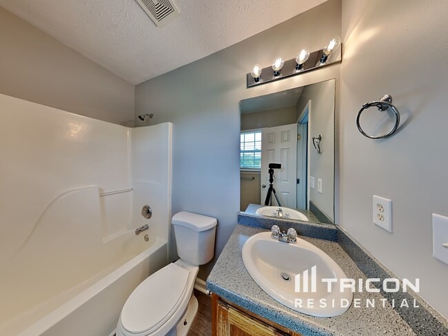 Building Photo - 89 Pin Oak Ct