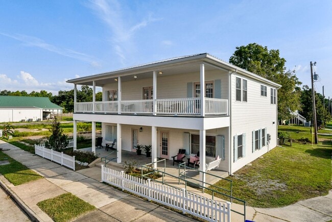 Primary Photo - 300 Coleman Ave