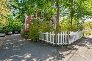 Building Photo - 676 Worcester St