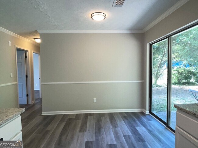 Building Photo - 8759 Embrey Dr