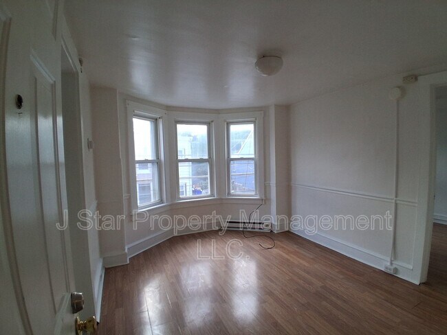 Building Photo - 531 Robeson St