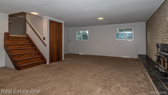 Building Photo - 8110 Rene Dr