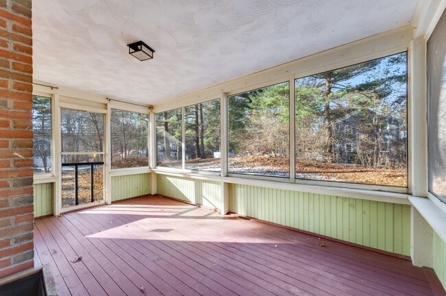 Building Photo - 250 Hudson Rd