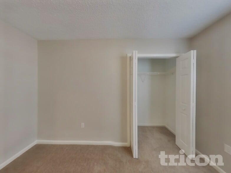 Building Photo - 3716 Arava Dr