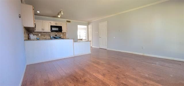 Building Photo - 2231 Ridgedale Dr