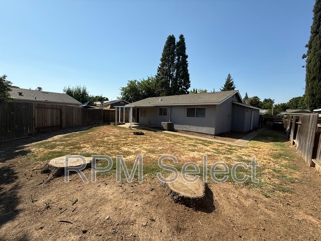 Building Photo - 8826 Grayling Way