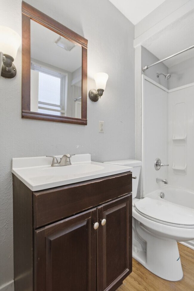 Building Photo - Kam316