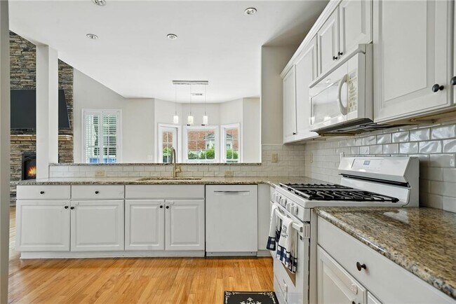 Building Photo - 3966 Kendall Cove