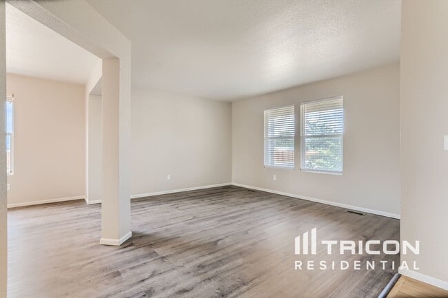Building Photo - 10191 Altura St