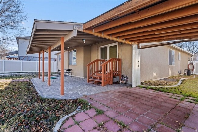 Building Photo - 13867 Mary Loraine Cir