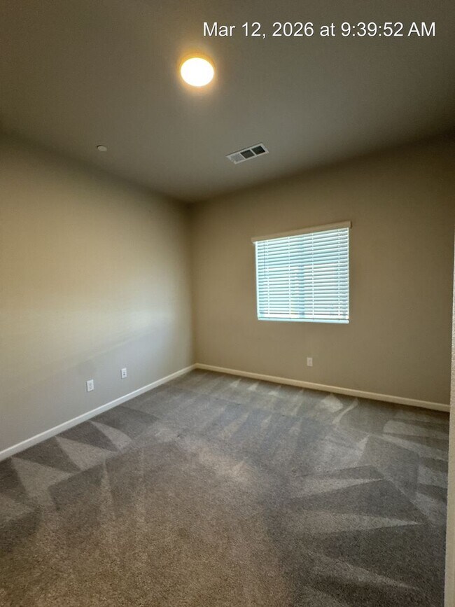 Building Photo - 4320