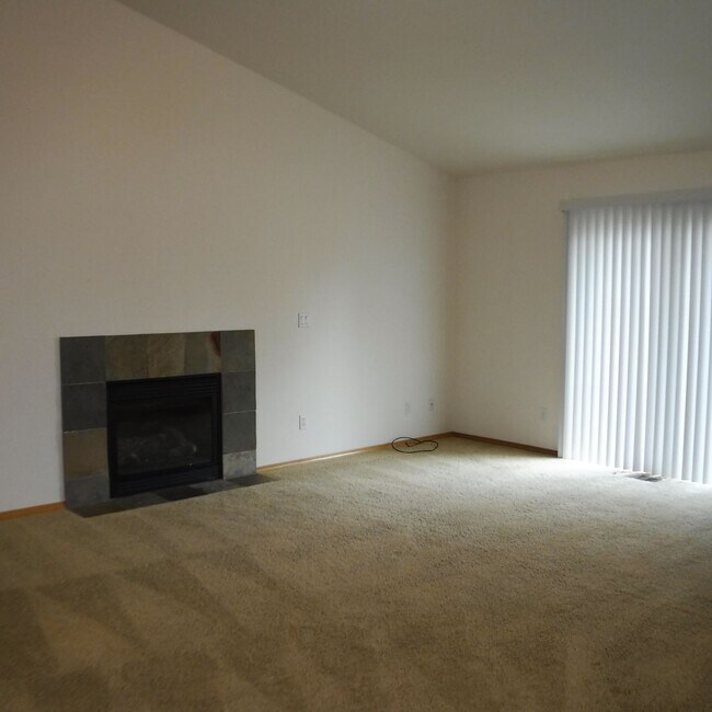 Building Photo - Single Level 3 Bed/2 Bath Home in SE Bend - Conifer Ave