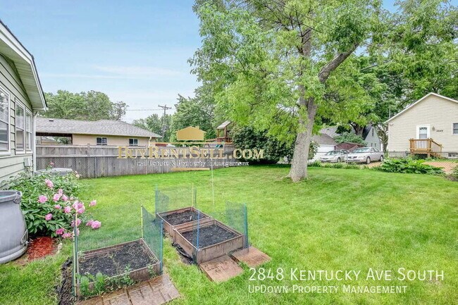 Building Photo - 2848 Kentucky Ave S