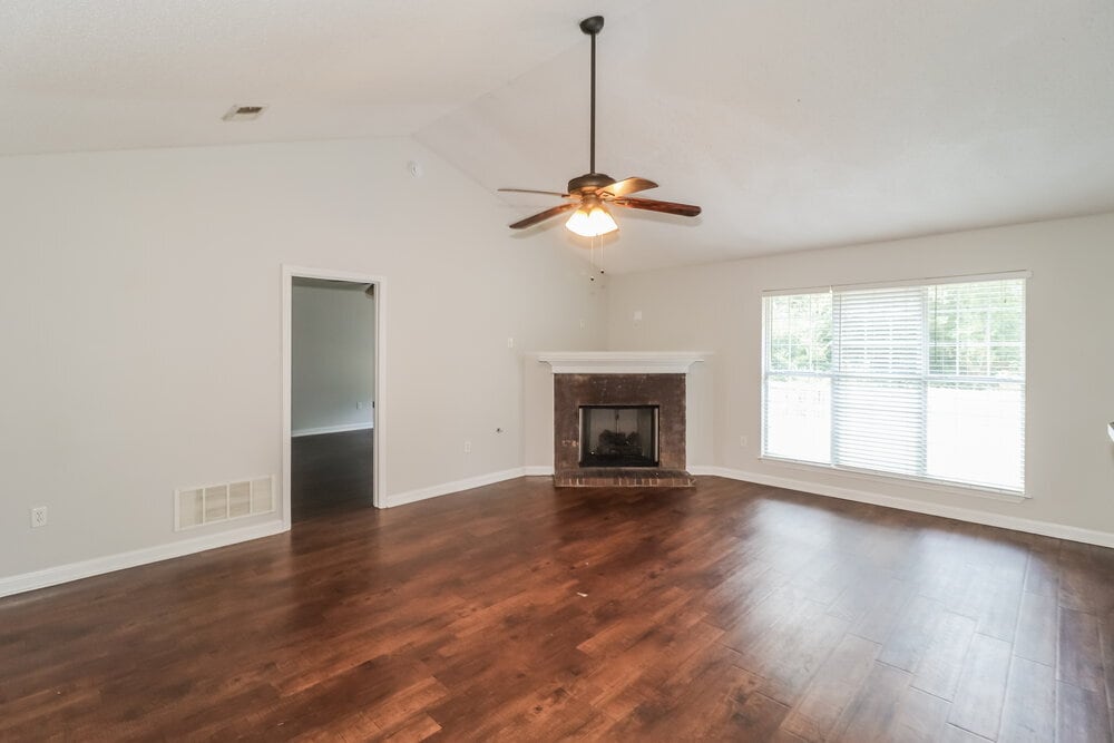 Building Photo - 8161 Loden Cove