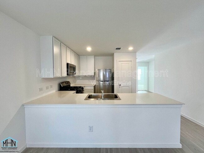 Building Photo - 12931 Kathleen St