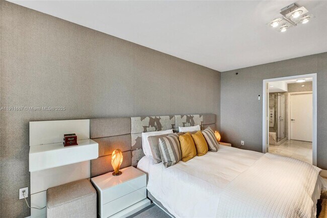 Building Photo - 19111 Collins Ave