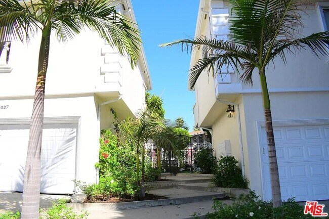 Building Photo - 1027 20th St