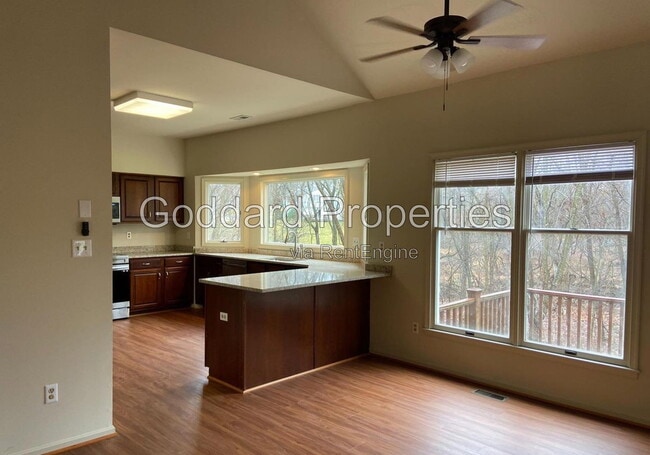 Building Photo - 10225 Club House Court