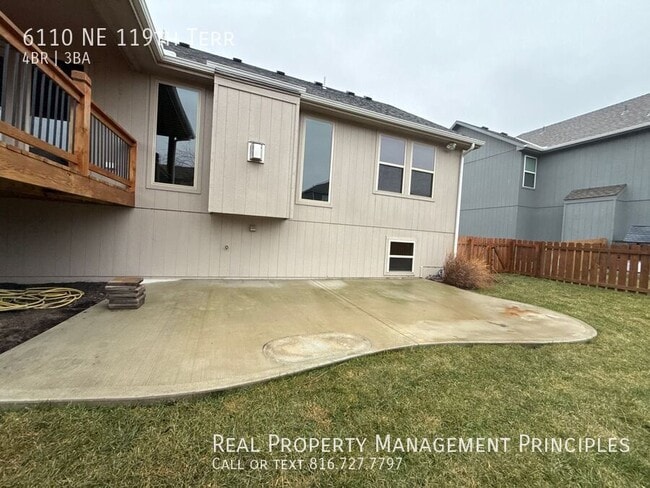 Building Photo - 6110 NE 119th Terrace