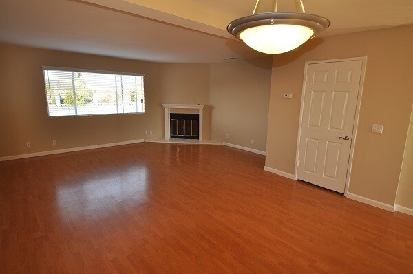 Building Photo - 5340 Whitsett Ave