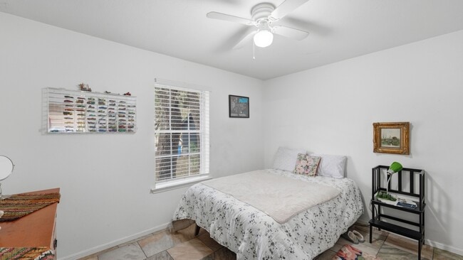 Building Photo - 19 Pebblebrook Ln