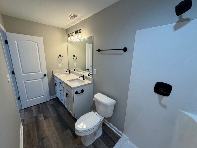 Building Photo - 4108 Stagecoach Dr