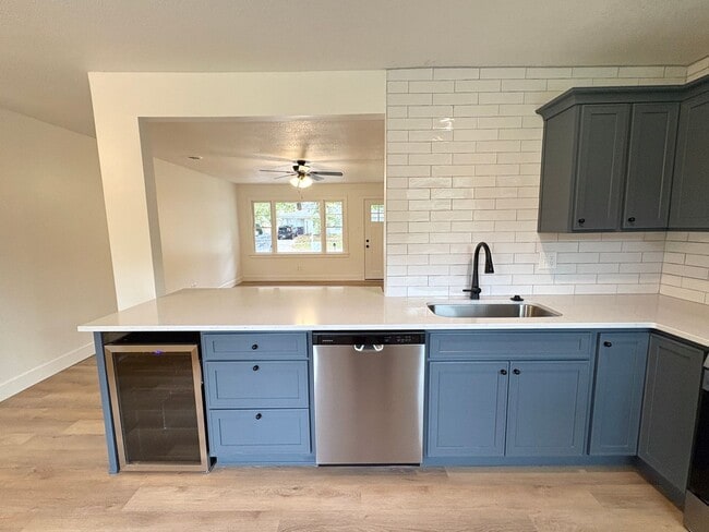 Building Photo - Newly Remodeled Home near KSU Football Sta...