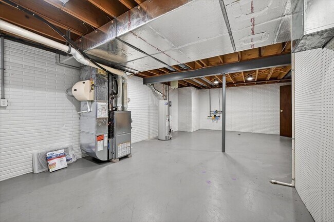 Building Photo - 7932 Harrow Ct