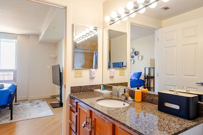 Building Photo - 1133 East-West Highway-SI ID1461660P