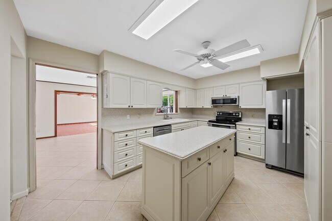 Building Photo - 129 Alhambra Pl