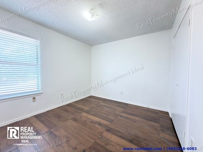 Building Photo - 1801 Quail Run Dr