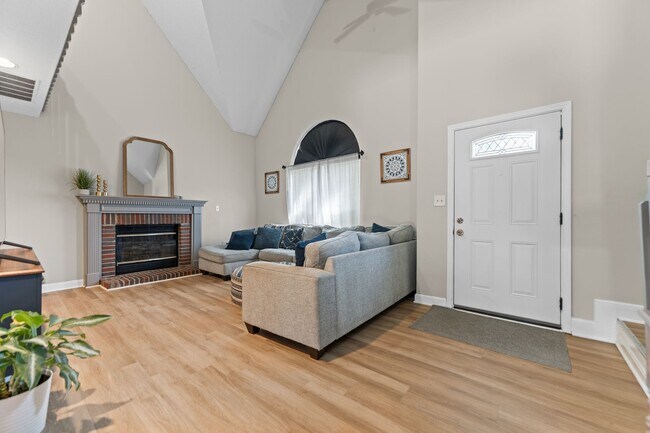 Building Photo - 8603 Raintree Cir