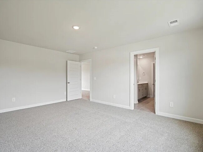 Building Photo - 640 Orsman Trl