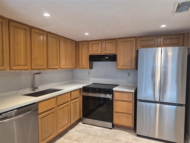 Building Photo - 6528 SW 41st Ct
