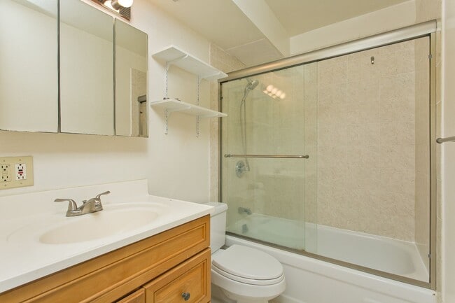 Building Photo - 1 Bed 1 Bath 1 Parking in Lele Pono - spectacular unobstructed view of Pearl Harbor!