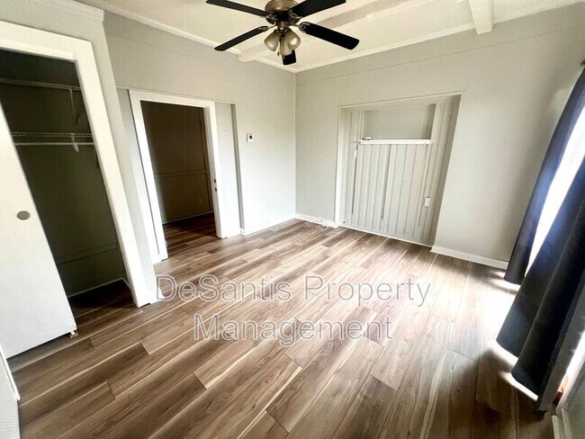 Building Photo - 1632 Steuben St