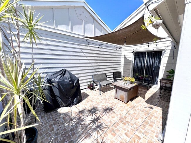 Building Photo - 13700 SW 149th Cir Ln
