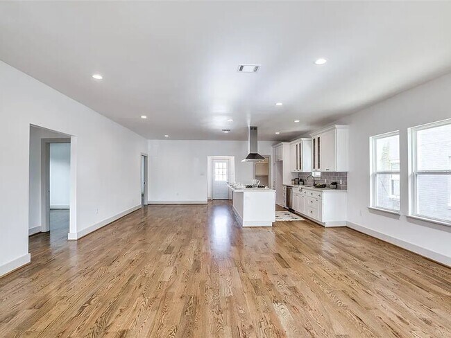 Building Photo - 6619 Sherman St