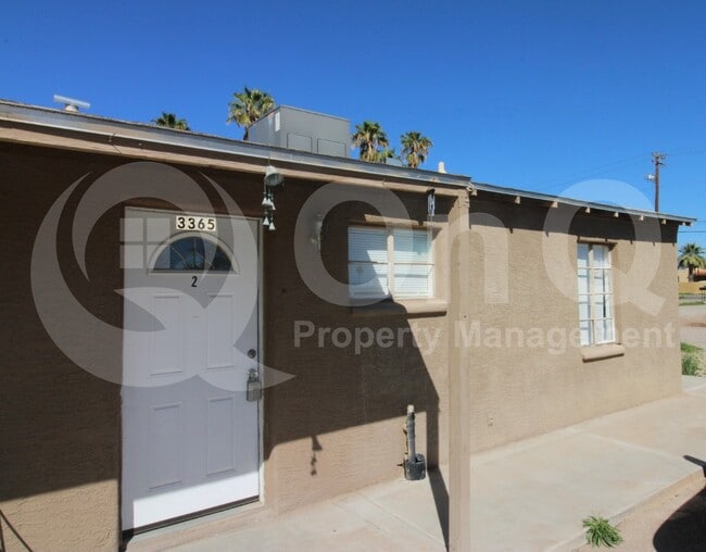 Primary Photo - 3365 N Stone Ave