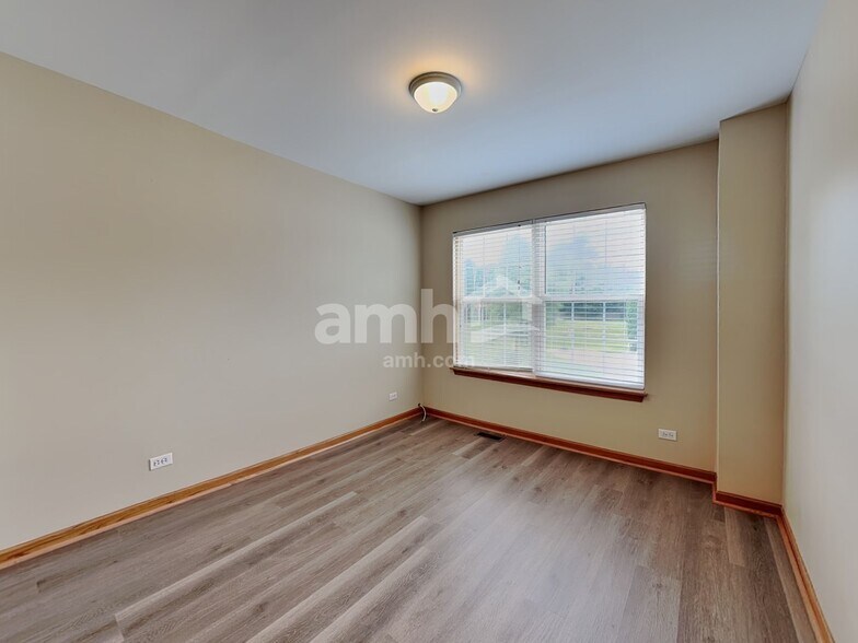 Building Photo - 775 Highview Ct