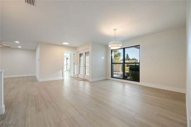 Building Photo - 5308 Shalley Cir E