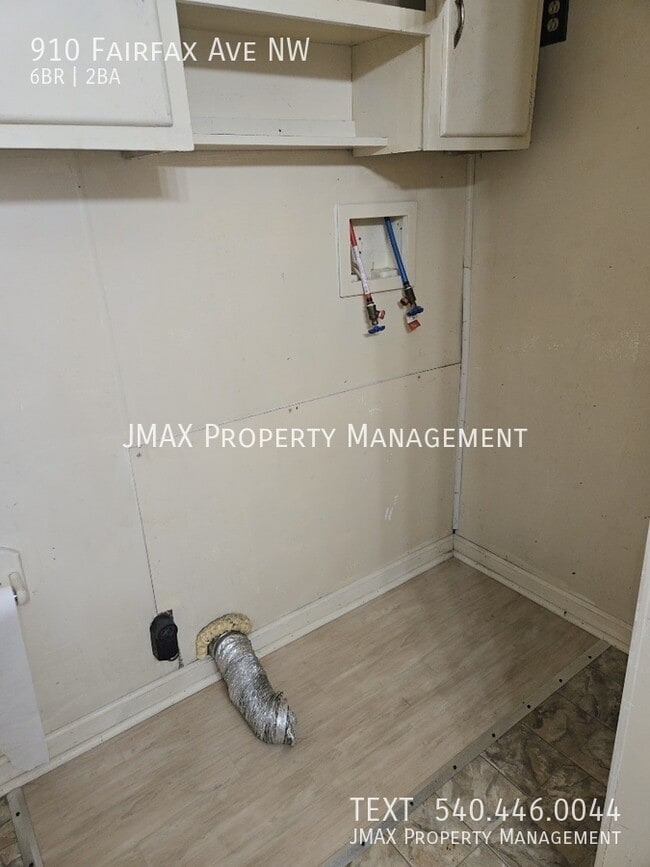 Building Photo - 910 Fairfax Ave NW