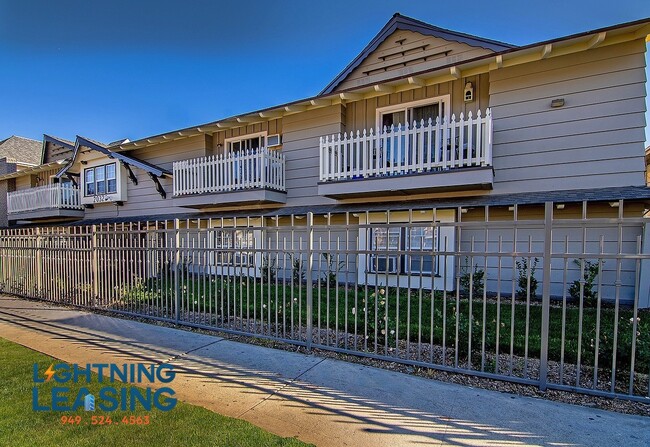 Building Photo - 20324 Saticoy St