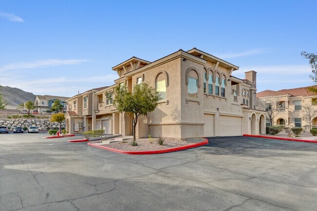 Building Photo - 10550 W Alexander Rd